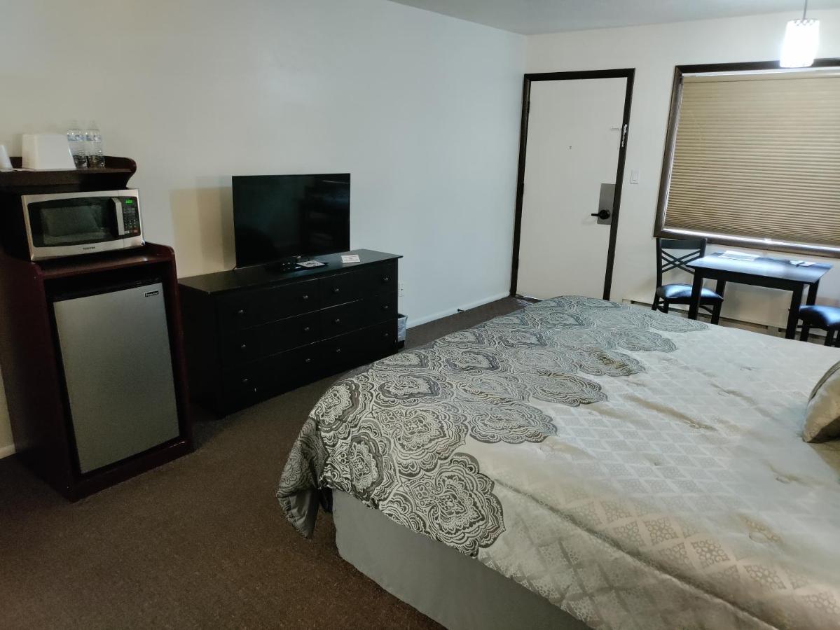 High Desert Hotel 2*