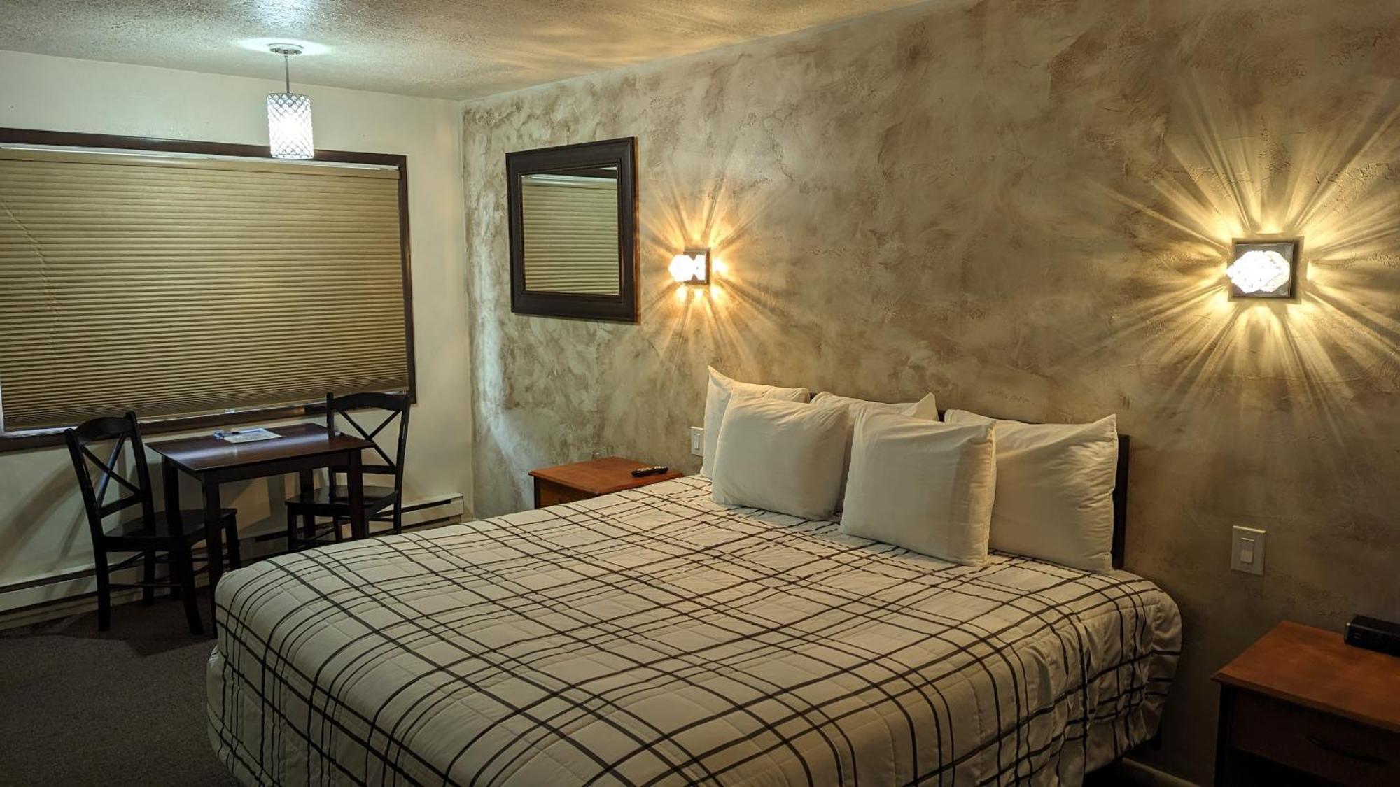 High Desert Hotel Salina